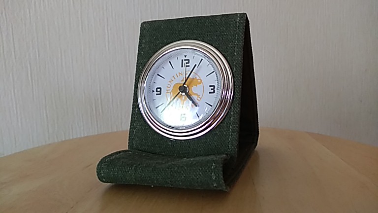 ハンティングワールドの布製時計