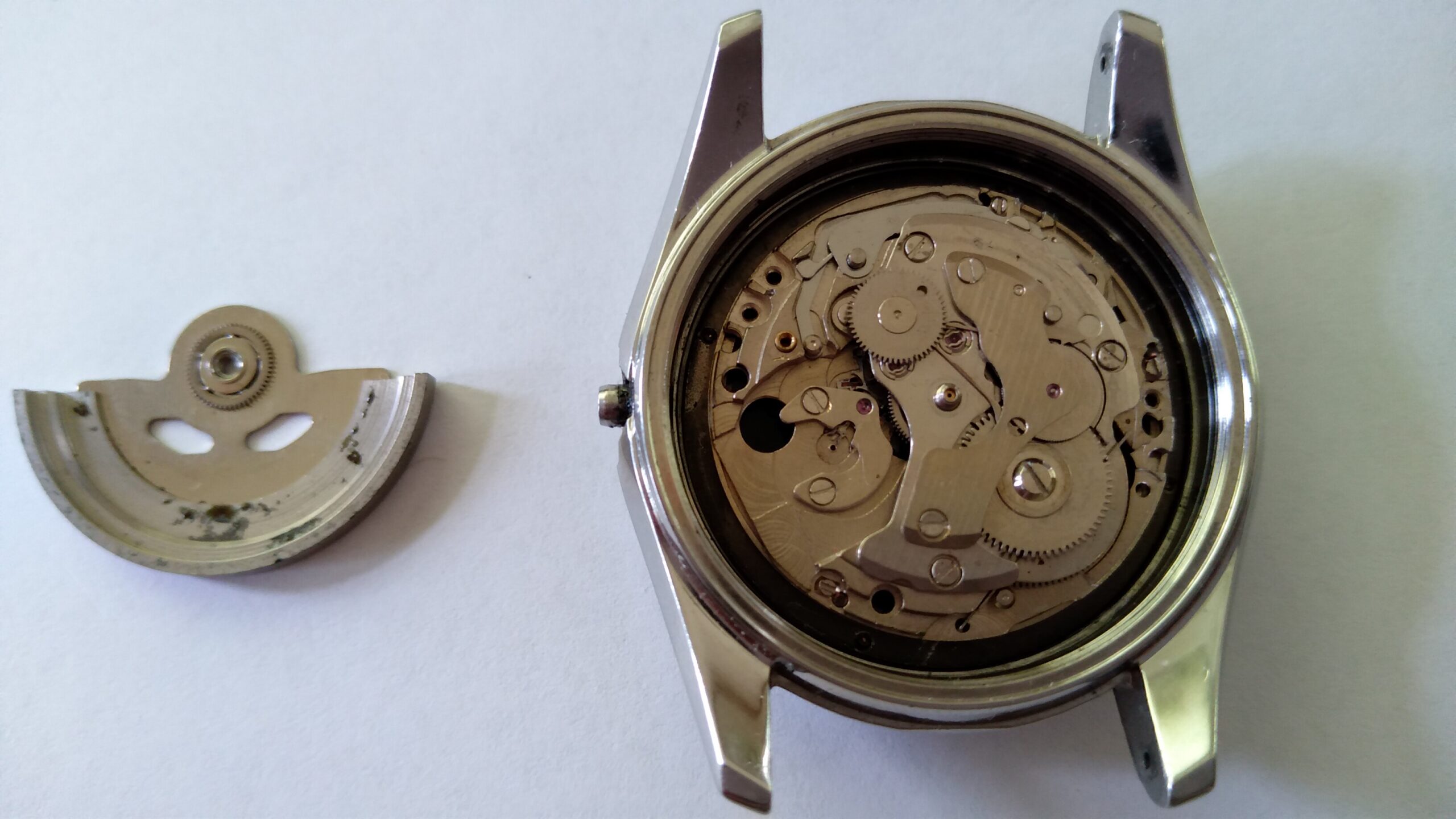 不動の自動巻き時計（6R15）でオーバーホールを試みる | 時計De娯楽
