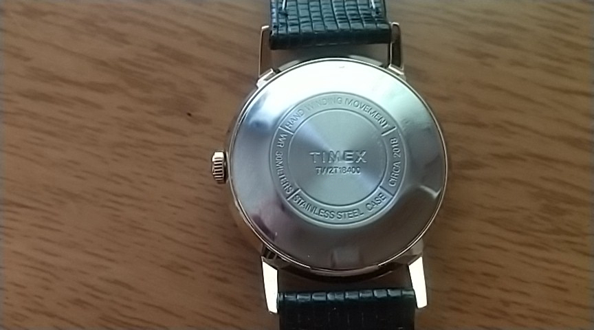 TIMEX手巻き時計の裏蓋